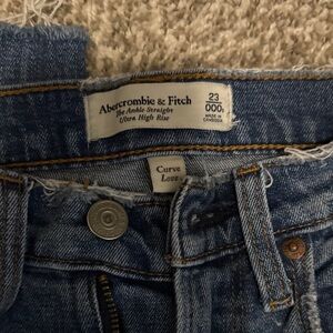 Abercrombie & Fitch Women's Ankle Straight Blue Jeans